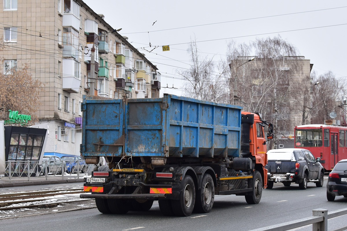 Татарстан, № В 214 ВХ 716 — КамАЗ-6520-53