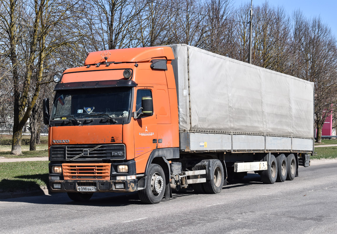 Архангельская область, № Е 098 ВН 29 — Volvo ('1993) FH12.380