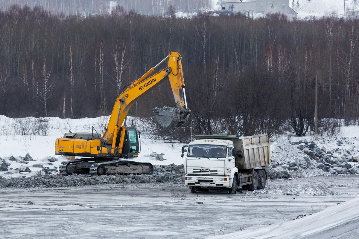 Красноярский край, № В 636 ОВ 124 — КамАЗ-6520-06 [65200F]