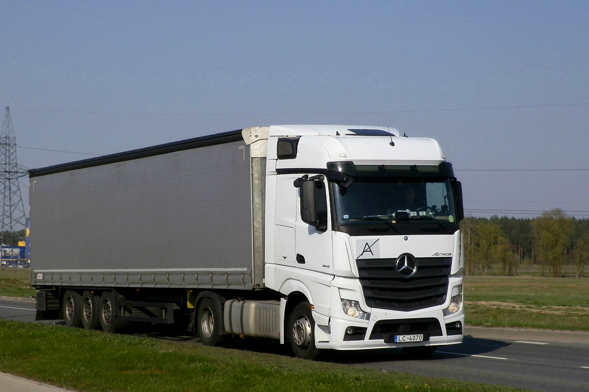 Латвия, № LC-4070 — Mercedes-Benz Actros ('2011) 1845