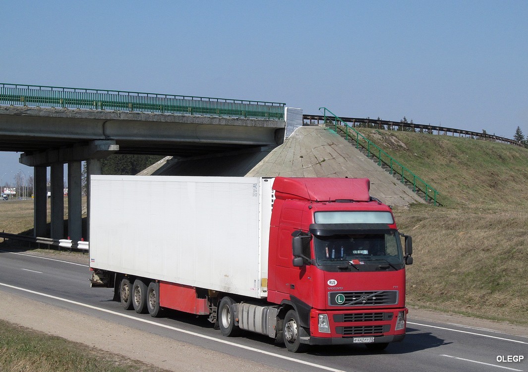 Брянская область, № Р 442 РР 32 — Volvo ('2002) FH12.400