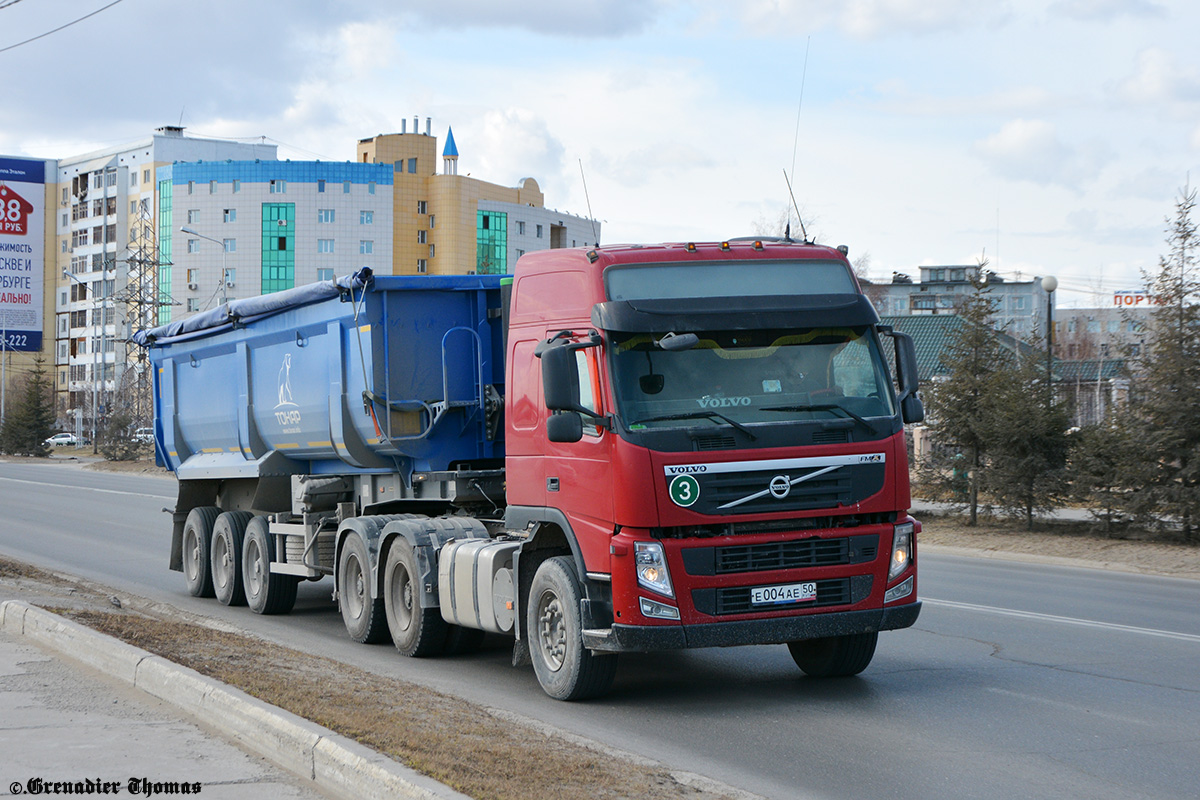 Саха (Якутия), № Е 004 АЕ 50 — Volvo ('2010) FM.440