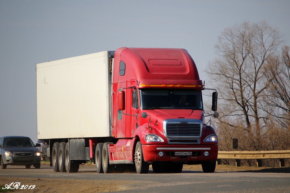 Дагестан, № М 602 МВ 05 — Freightliner Columbia