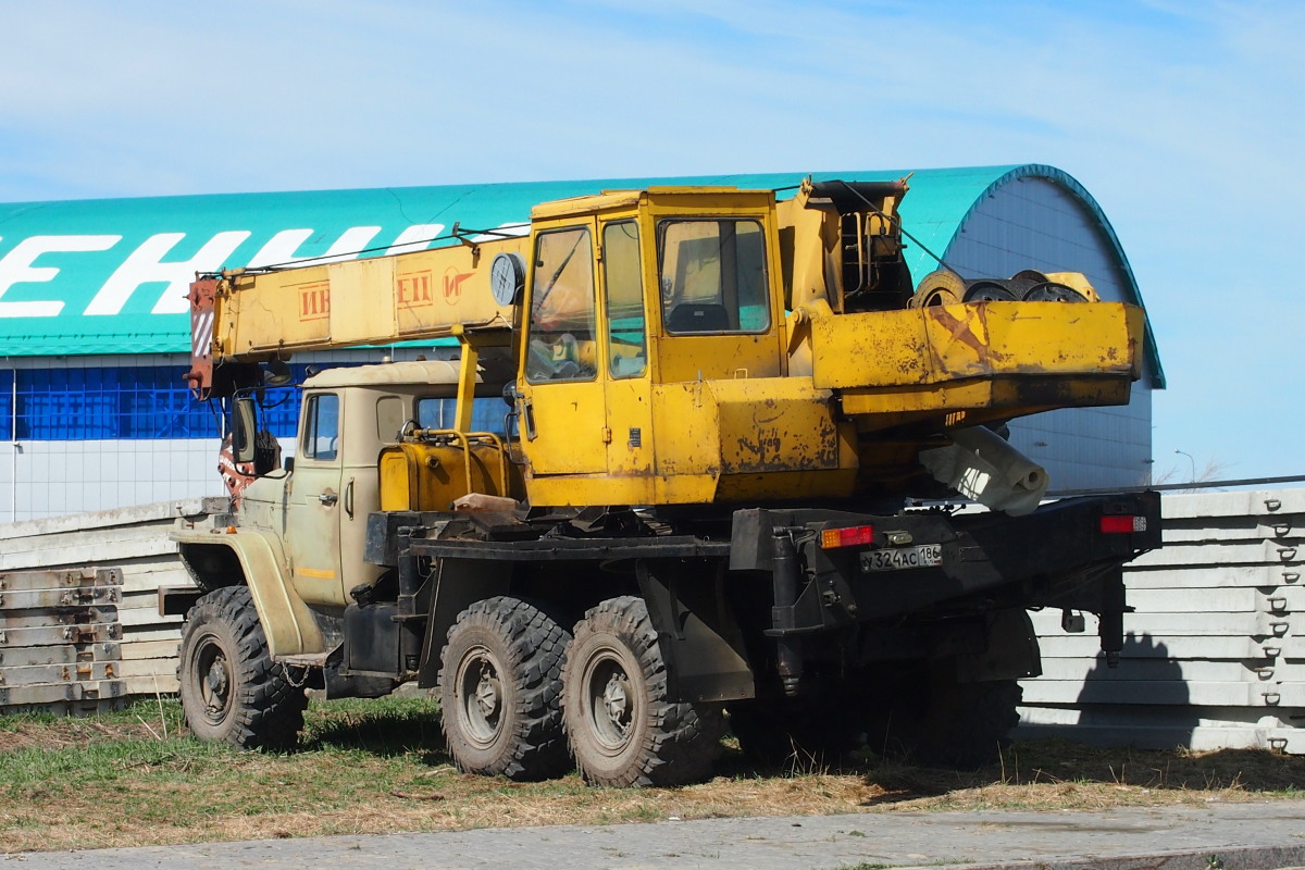 Ханты-Мансийский автоном.округ, № У 324 АС 186 — Урал-5557-10