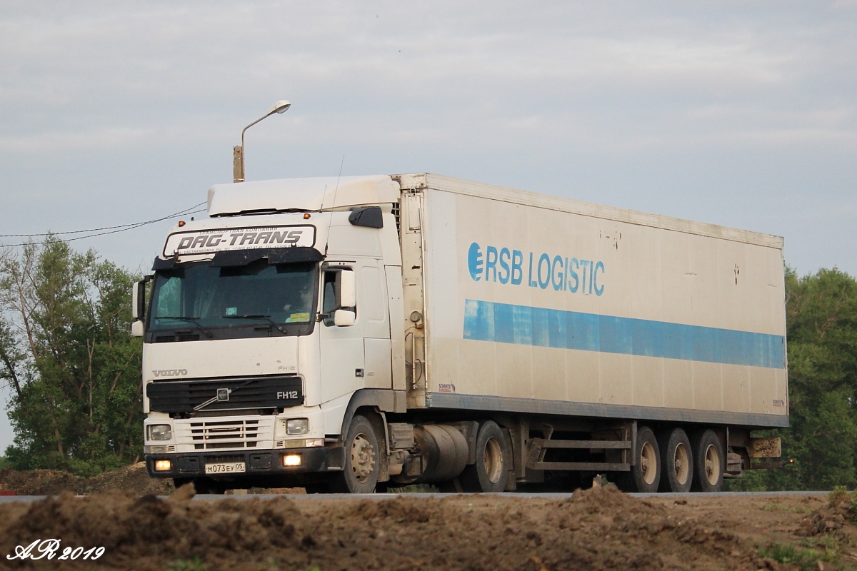 Дагестан, № М 073 ЕУ 05 — Volvo ('1993) FH12.420