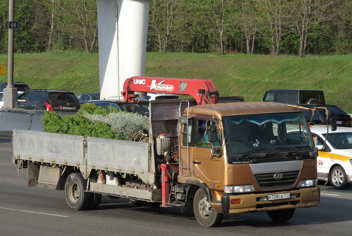 Москва, № Р 708 СВ 777 — Nissan Diesel Condor