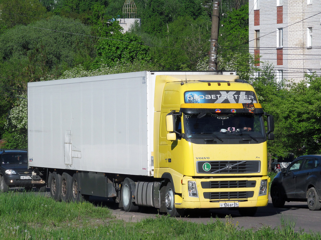 Ставропольский край, № У 136 ВР 26 — Volvo ('2002) FH12.440