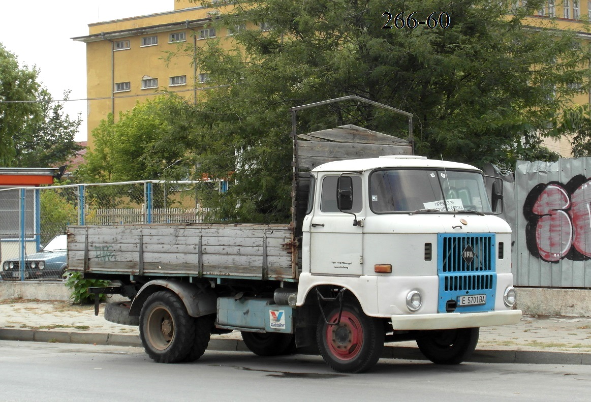 Болгария, № E 5701 BA — IFA W50L