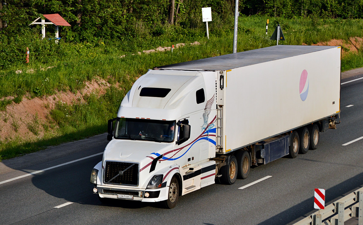 Москва, № У 261 НМ 77 — Volvo VNL670