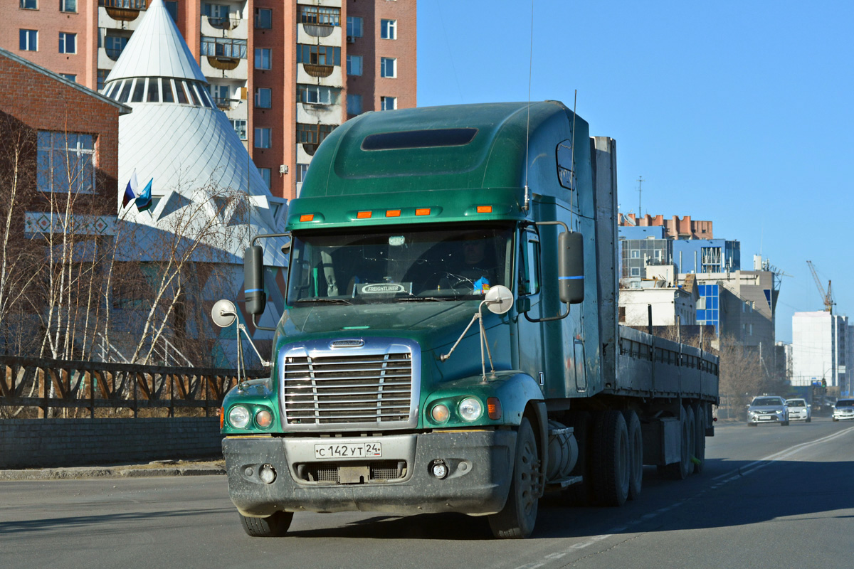 Саха (Якутия), № С 142 УТ 24 — Freightliner Century Class