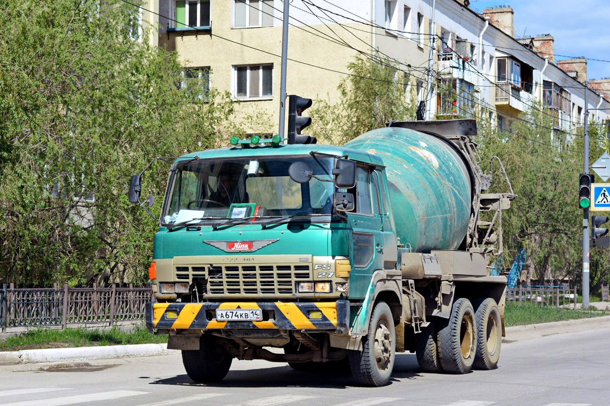 Саха (Якутия), № А 674 КВ 14 — Hino FS