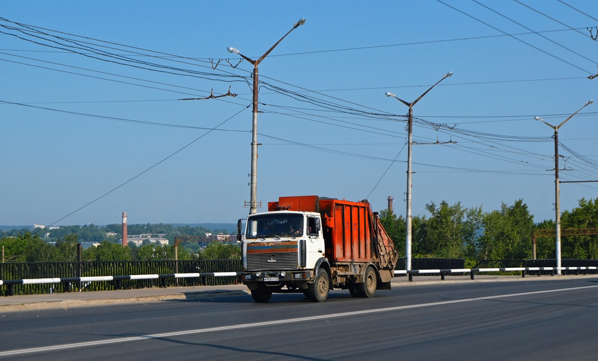 Калужская область, № К 902 ОТ 40 — МАЗ-5337A2