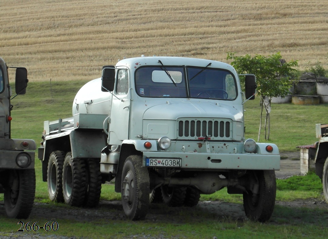 Словакия, № RS-403BK — Praga V3S