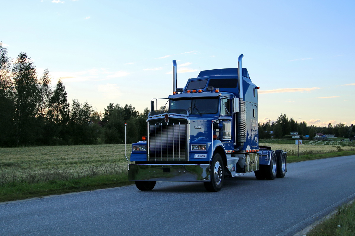 Финляндия, № HJ-7034 — Kenworth W900