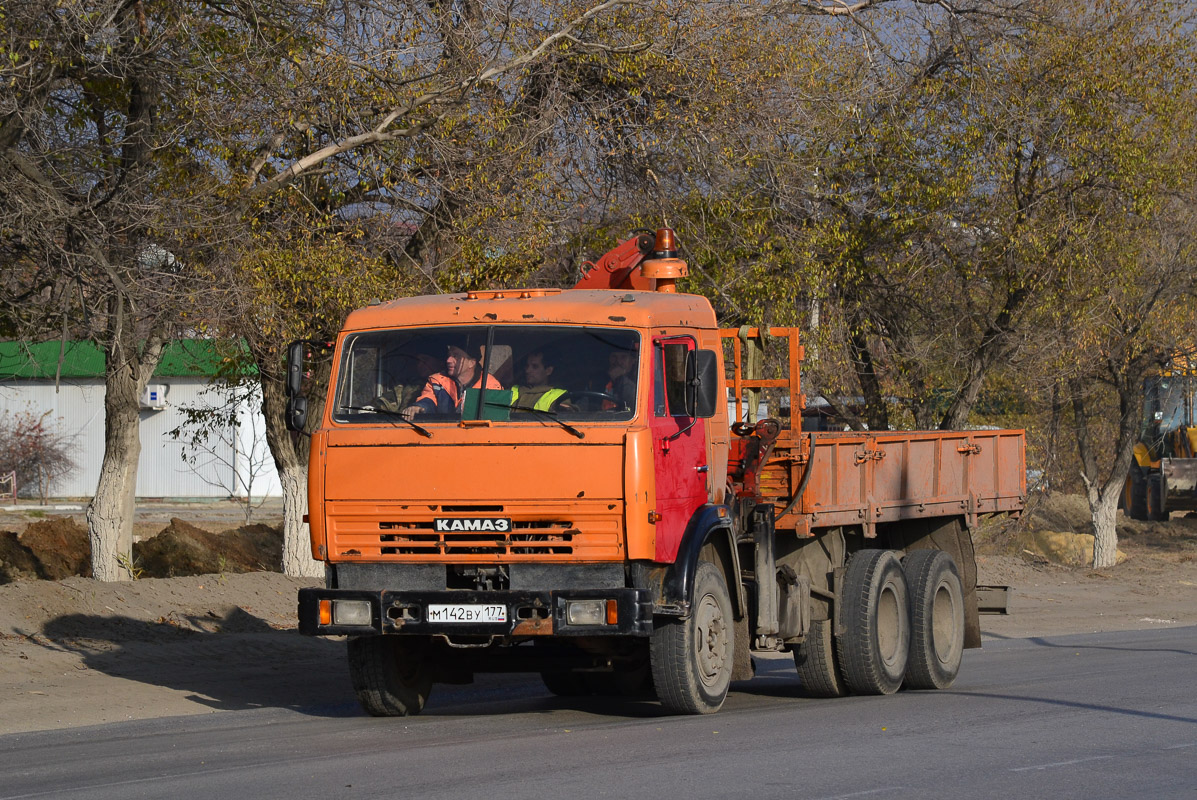 Волгоградская область, № М 142 ВУ 177 — КамАЗ-53215-15 [53215R]