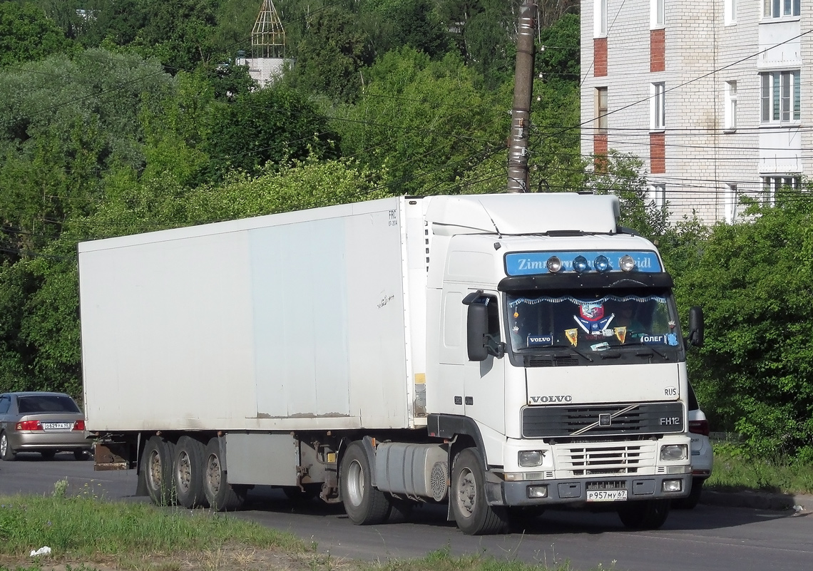 Смоленская область, № Р 957 МУ 67 — Volvo ('1993) FH12.380