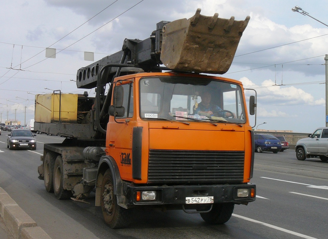 Санкт-Петербург, № В 542 РУ 78 — МАЗ-63038