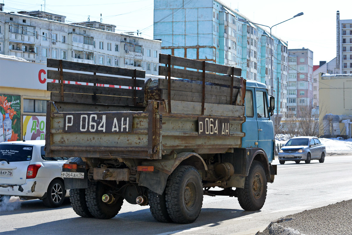 Саха (Якутия), № Р 064 АН 14 — МАЗ-5551 [555100]