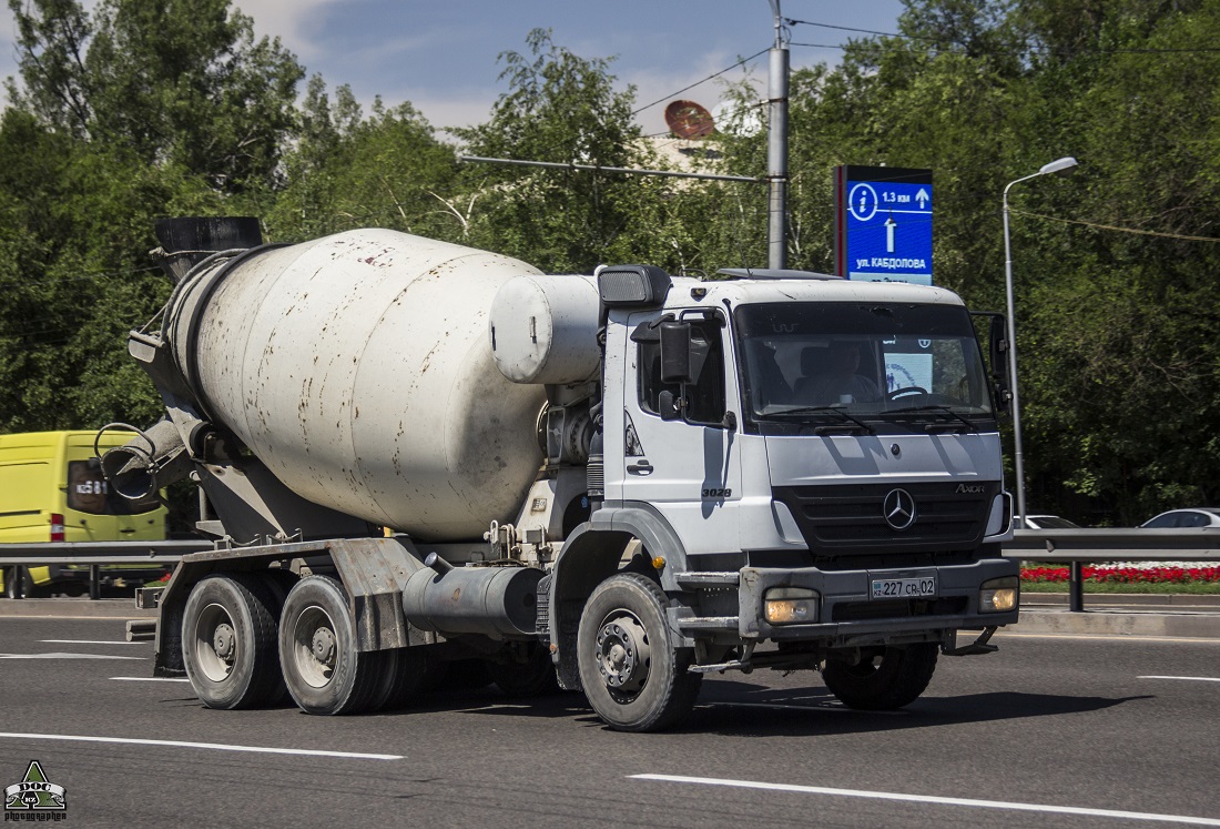 Алматы, № 227 CR 02 — Mercedes-Benz Axor 3028