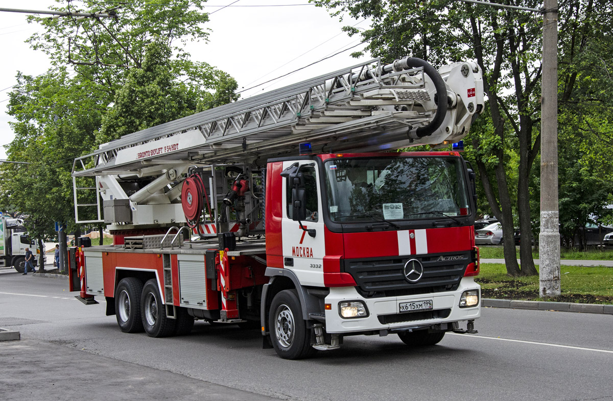 Москва, № Х 615 ХМ 199 — Mercedes-Benz Actros ('2003) 3332