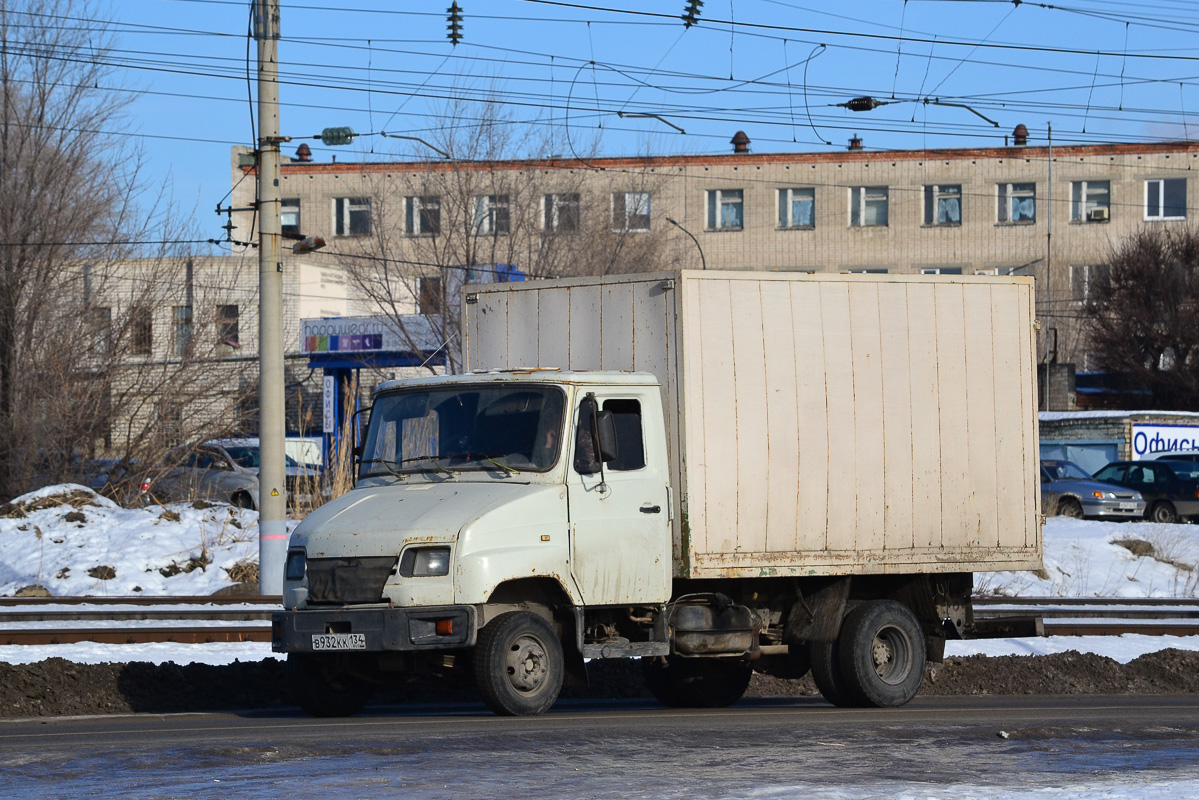 Волгоградская область, № В 932 КК 134 — ЗИЛ-5301БО "Бычок"