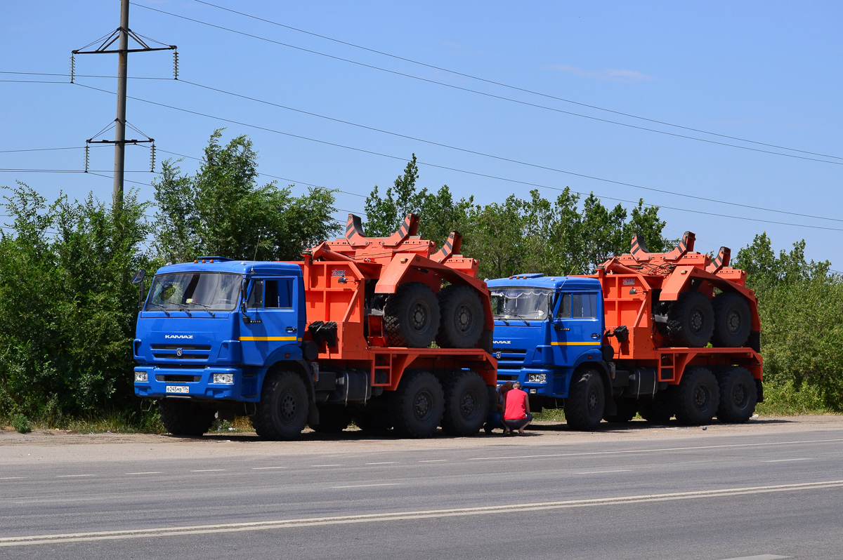 Волгоградская область, № В 245 МВ 134 — КамАЗ-43118-46; Волгоградская область, № В 773 ЕТ 134 — КамАЗ-43118-46