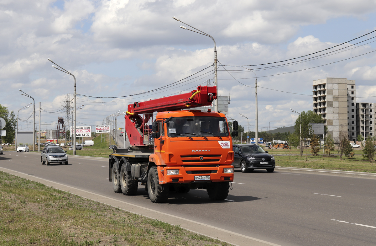 Красноярский край, № К 423 НУ 124 — КамАЗ-43118-46