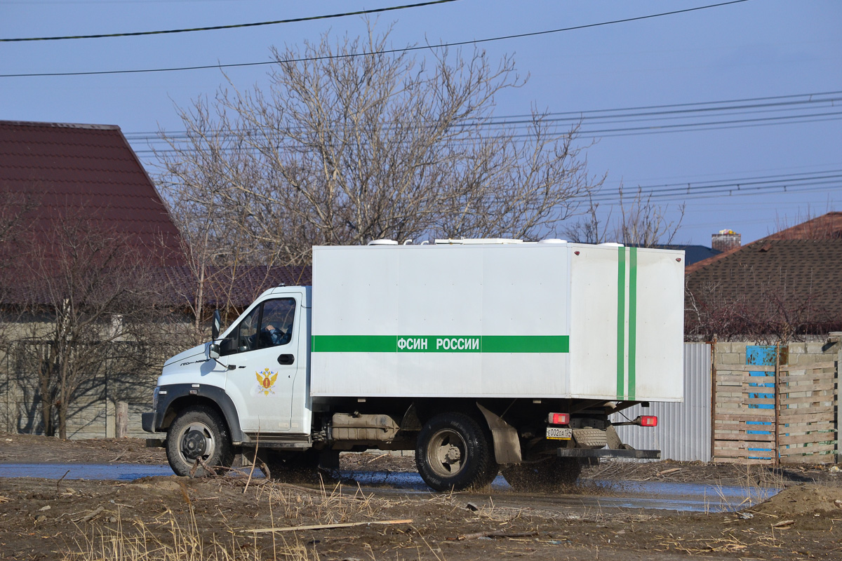 Волгоградская область, № Е 002 ОА 134 — ГАЗ-C41R13