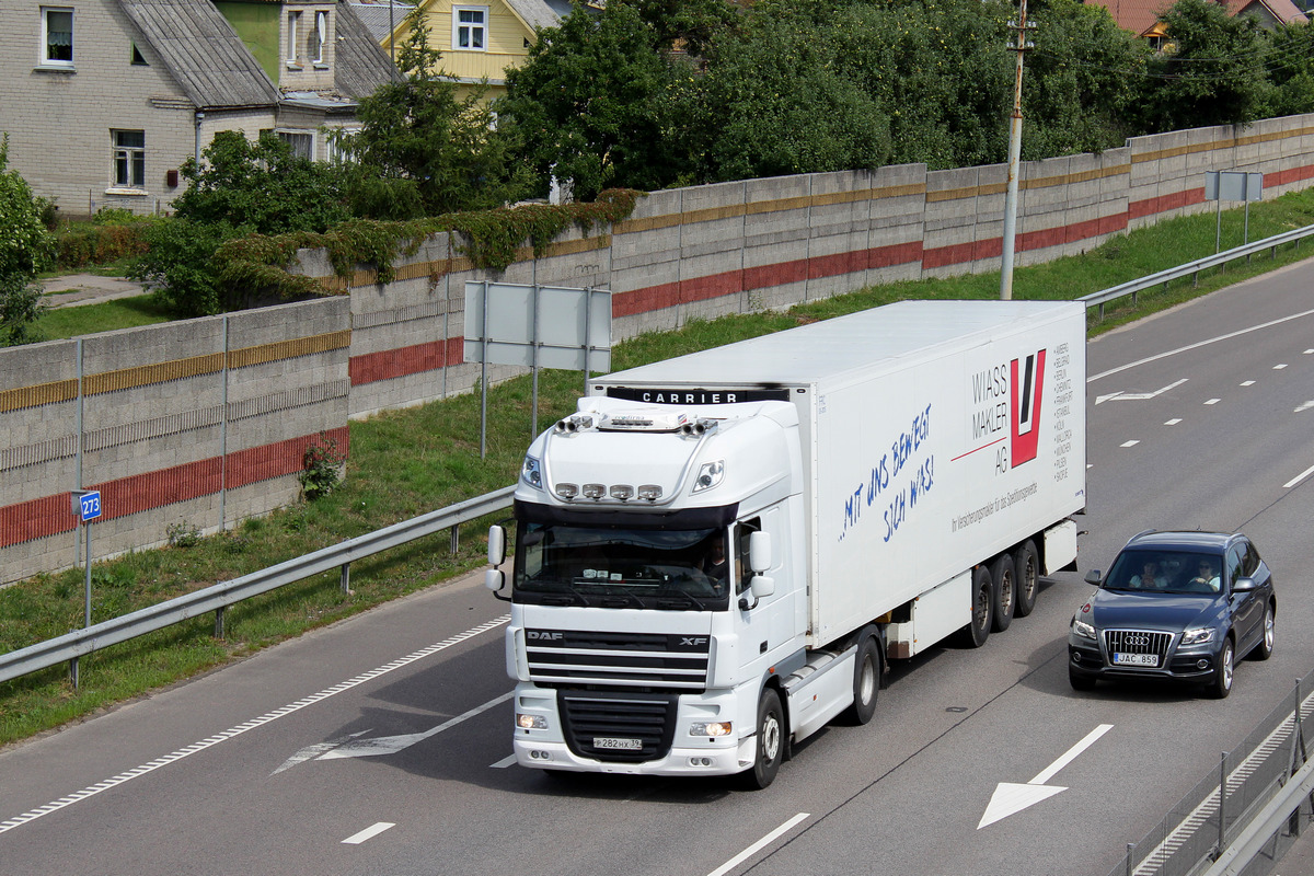 Калининградская область, № Р 282 НХ 39 — DAF XF105 FT