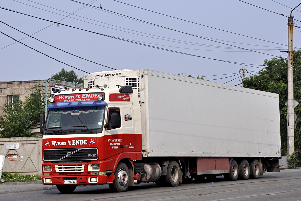 Киргизия, № S 6592 AB — Volvo ('1993) FH-Series