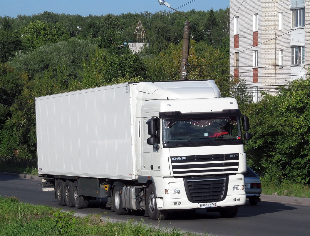 Краснодарский край, № Е 044 ХА 123 — DAF XF105 FT