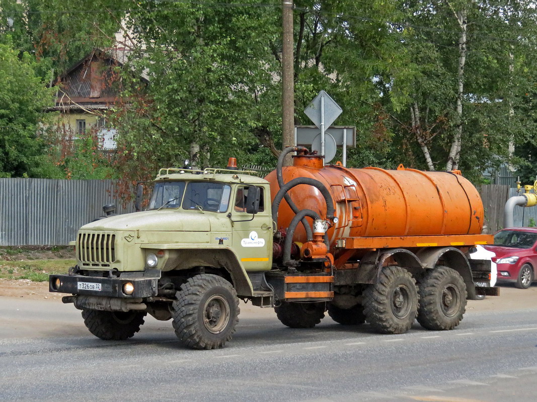 Кировская область, № Т 326 ОВ 32 — Урал-4320-30