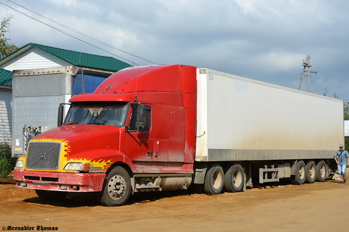 Еврейская автономная область, № В 356 НН 14 — Volvo VNL660