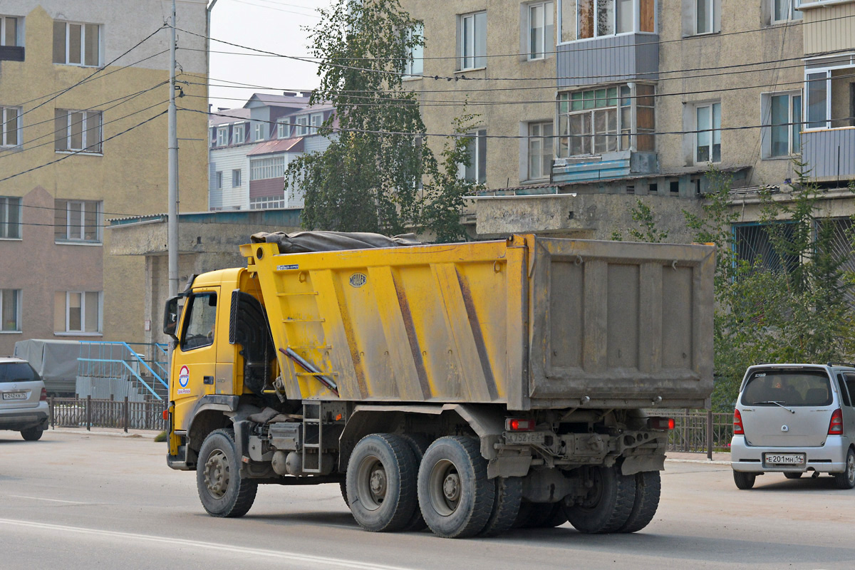 Чувашия, № А 752 УЕ 21 — Volvo ('2002) FM12.440