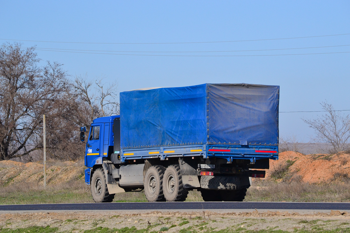 Ханты-Мансийский автоном.округ, № Е 493 РС 82 — КамАЗ-43118-46