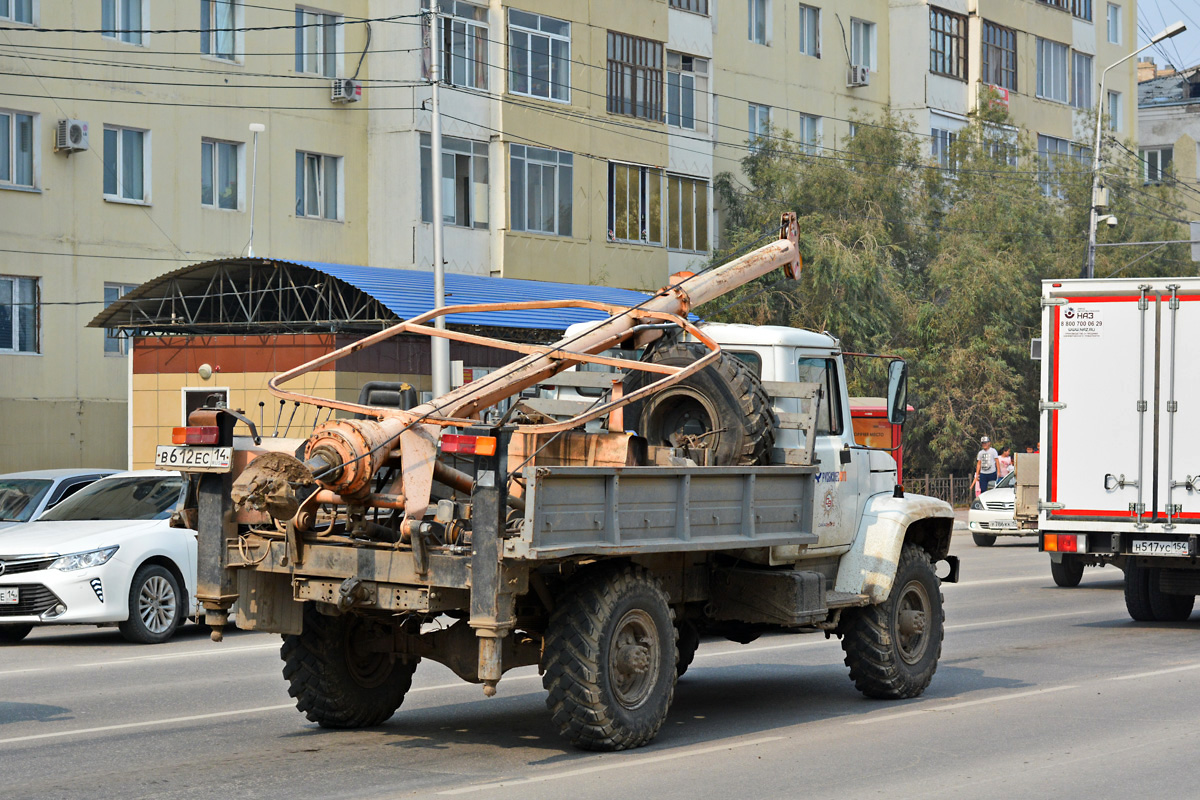 Саха (Якутия), № В 612 ЕС 14 — ГАЗ-33081 «Садко»