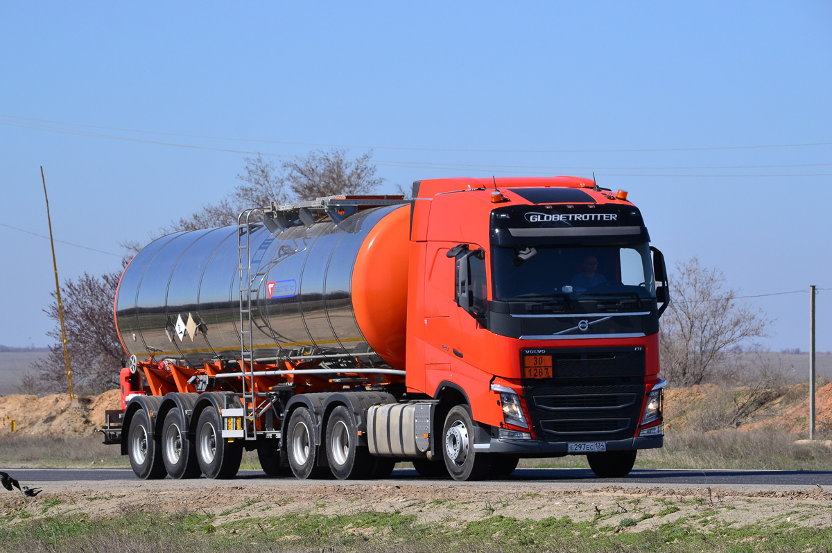 Волгоградская область, № Е 297 ЕС 134 — Volvo ('2012) FH.420