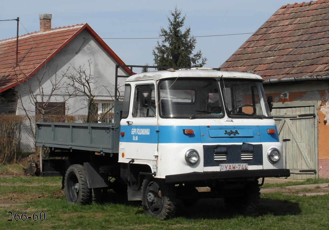 Венгрия, № YAW-744 — Robur LD 2002A