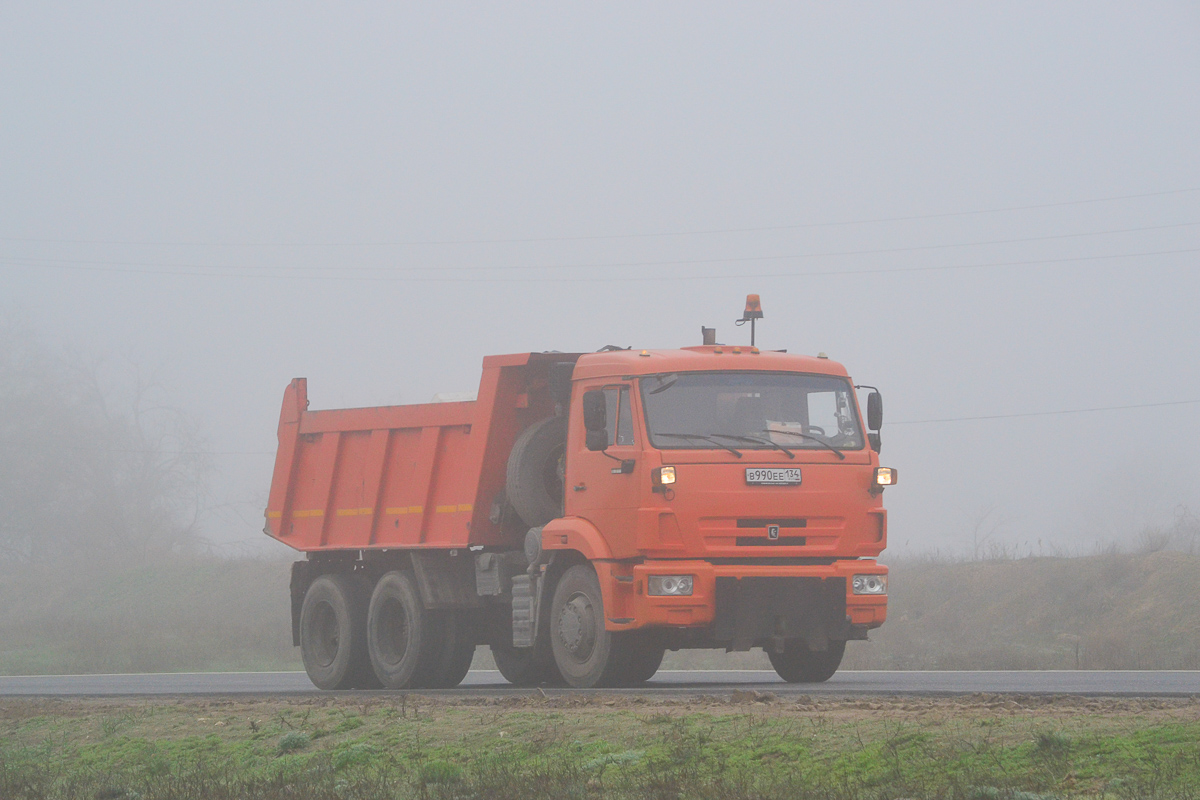 Волгоградская область, № В 990 ЕЕ 134 — КамАЗ-65115-L4