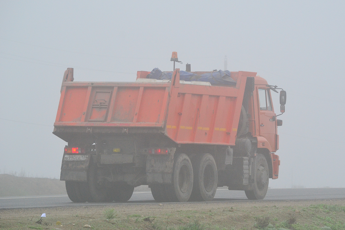 Волгоградская область, № В 990 ЕЕ 134 — КамАЗ-65115-L4