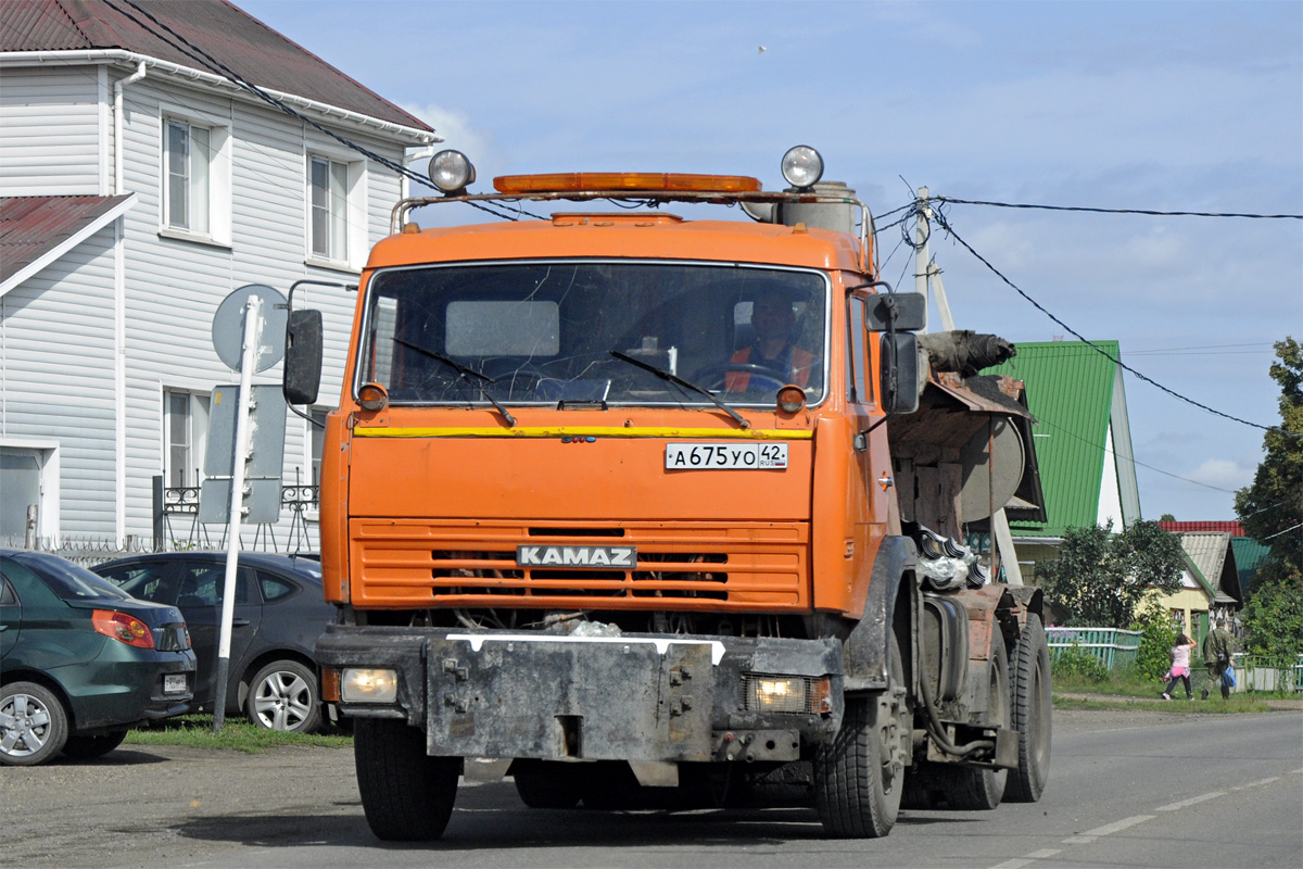 Кемеровская область, № А 675 УО 42 — КамАЗ-53215-15 [53215R]