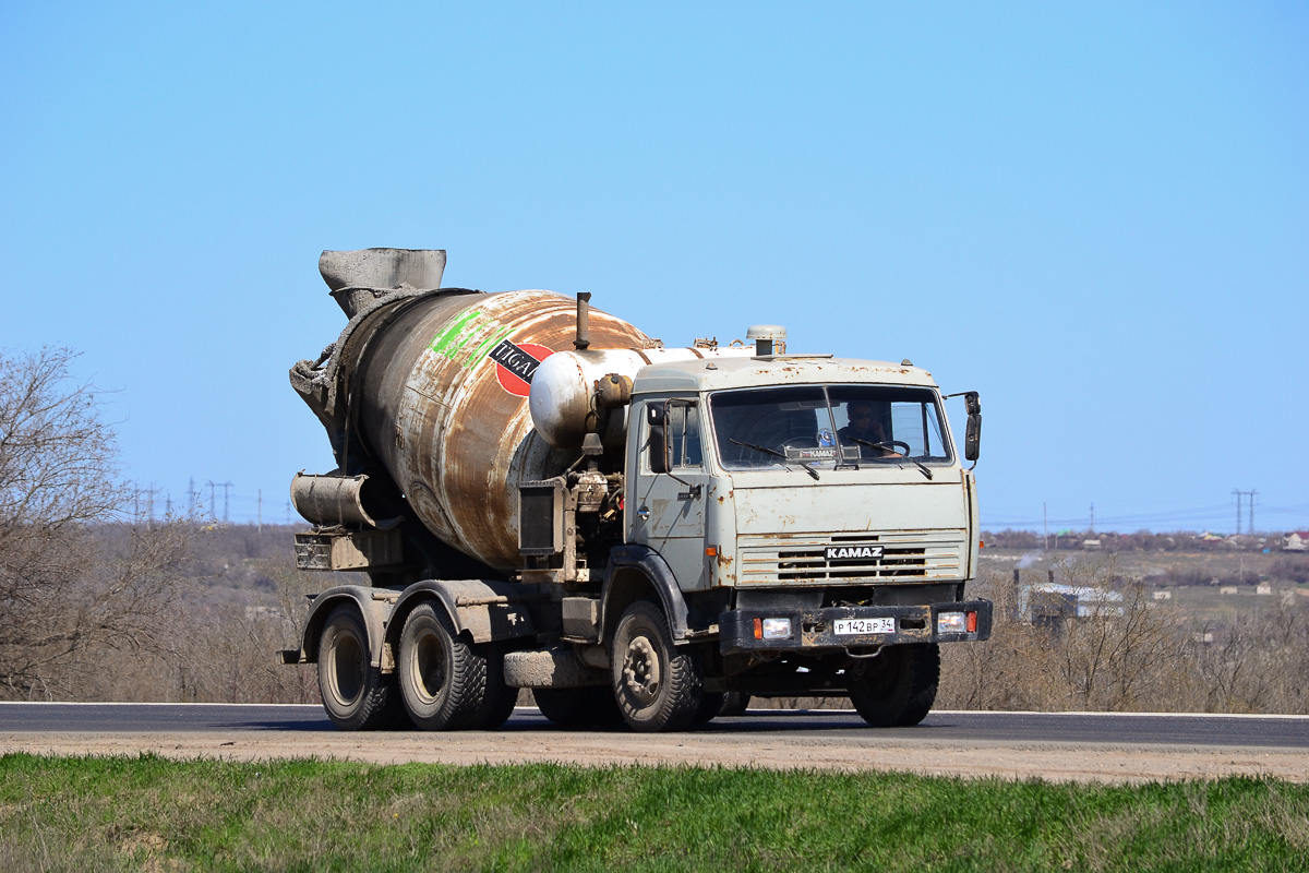 Волгоградская область, № Р 142 ВР 34 — КамАЗ-53229-15 [53229R]