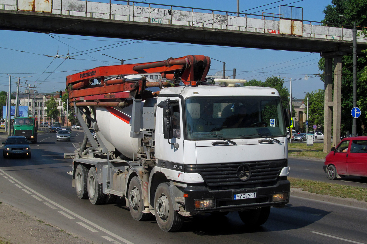 Литва, № FZC 711 — Mercedes-Benz Actros ('1997) 3235