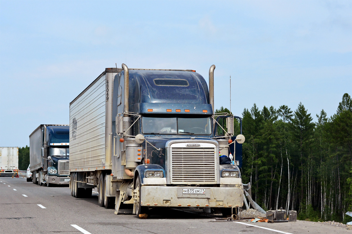 Хабаровский край, № Н 835 ХМ 27 — Freightliner FLD 132 Classic XL