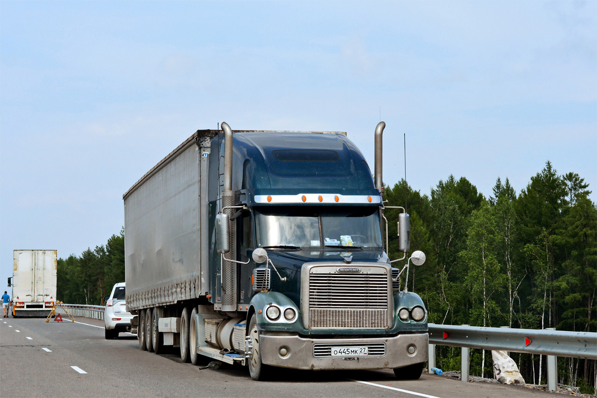 Хабаровский край, № О 445 МК 27 — Freightliner Coronado