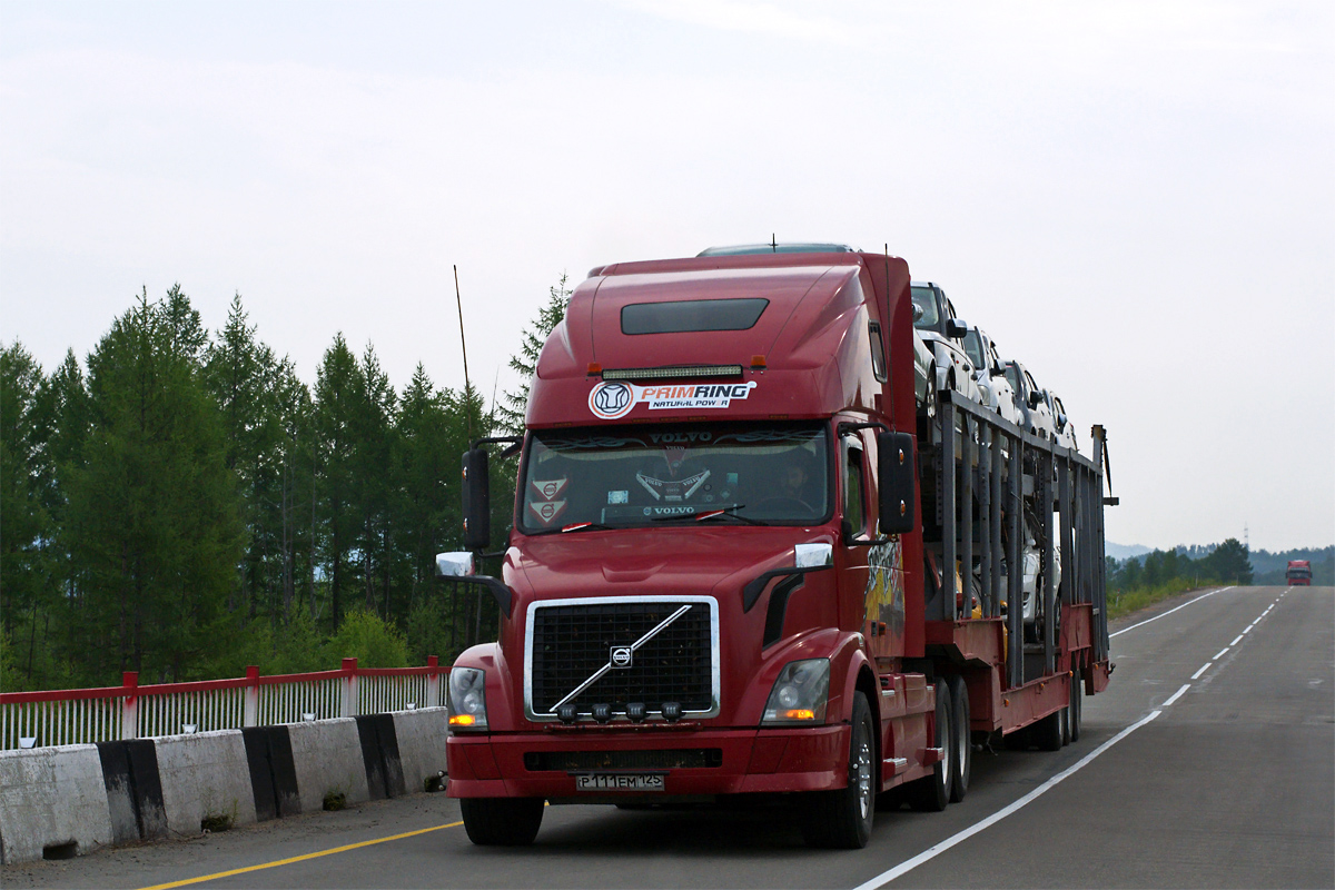 Приморский край, № Р 111 ЕМ 125 — Volvo VNL670