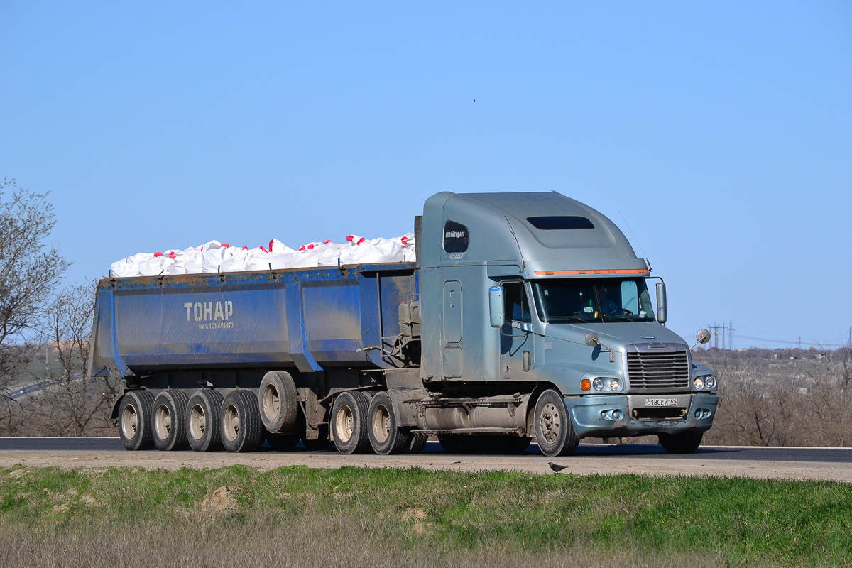 Ростовская область, № Е 180 ЕУ 161 — Freightliner Century Class