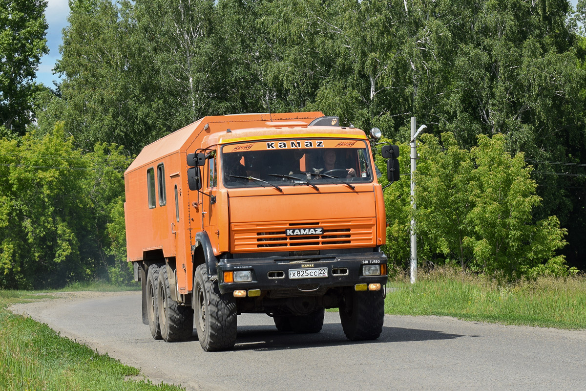 Алтайский край, № Х 825 СС 22 — КамАЗ-43118-15 [43118R]