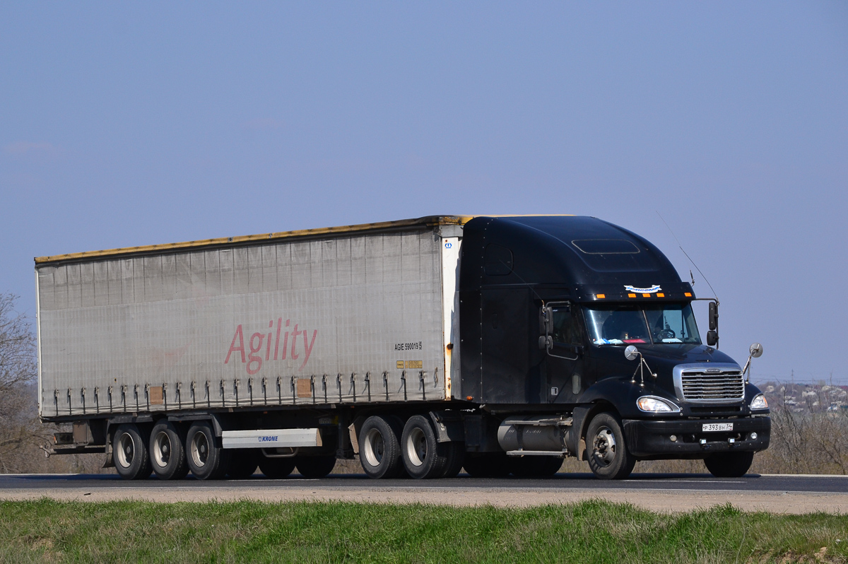 Волгоградская область, № Р 393 ВН 34 — Freightliner Columbia