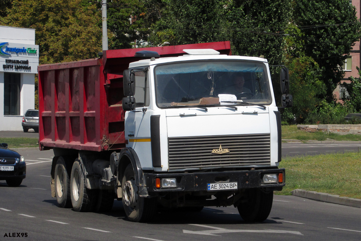 Днепропетровская область, № АЕ 3024 ВР — МАЗ-551605